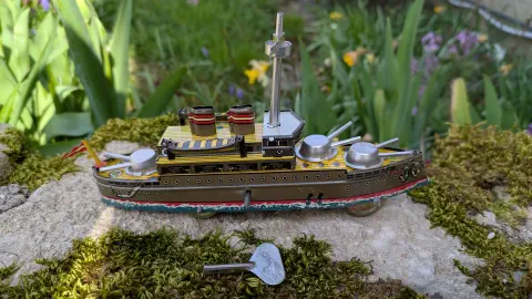 Bateau cuirassé mécanique en tôle — Réédition Payá