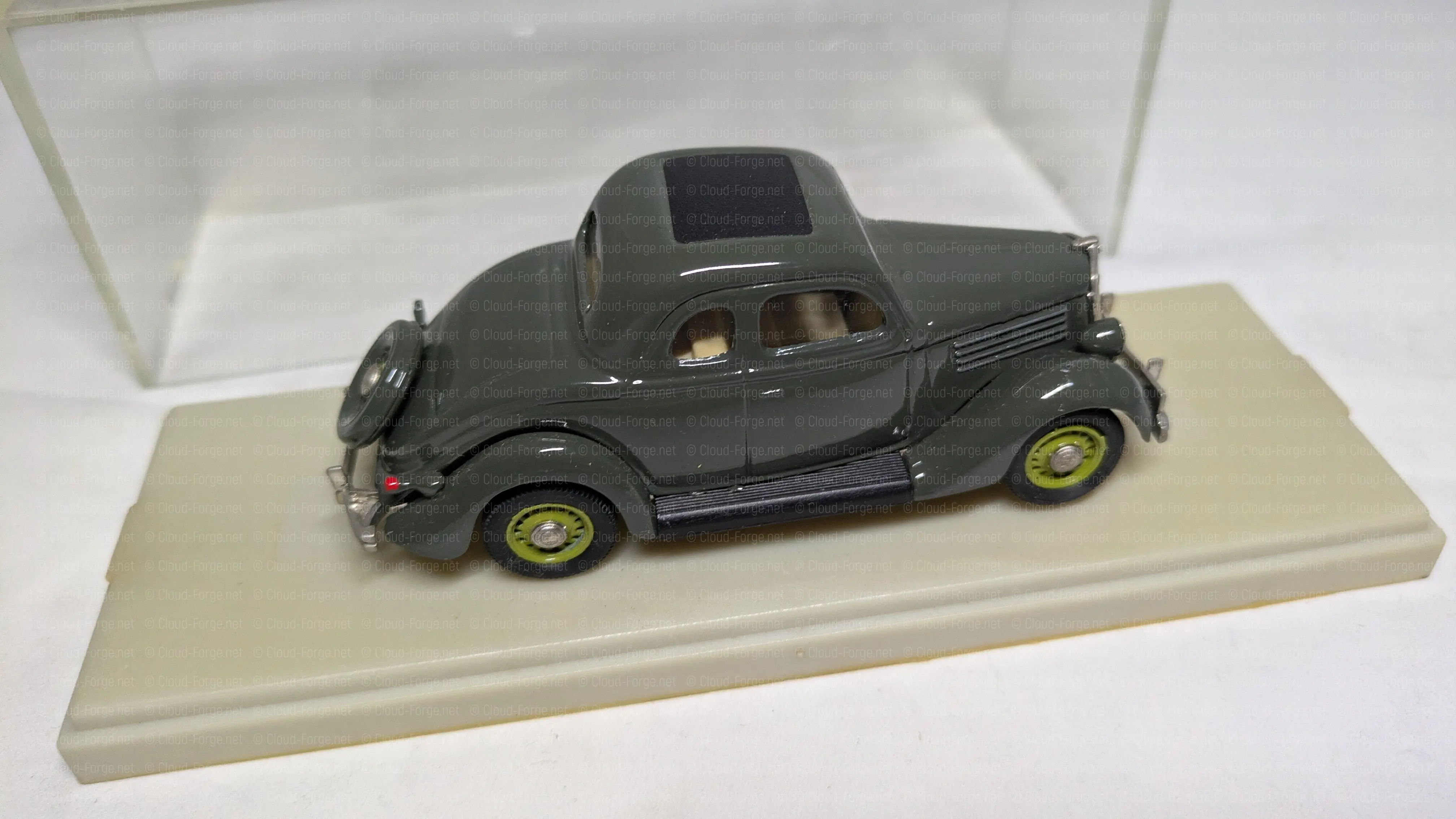 Rextoys 1/43 - Ford 1935 Coupé Verte